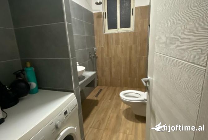 Shtepi ne shitje Apartament ne Tirane, 1+1, Mobilimi E mobiluar, Pagesa 75,000  Euro.