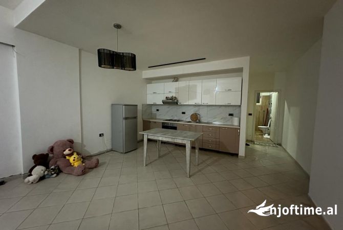 Shtepi ne shitje 1+1 ne Tirane - 75,000 Euro