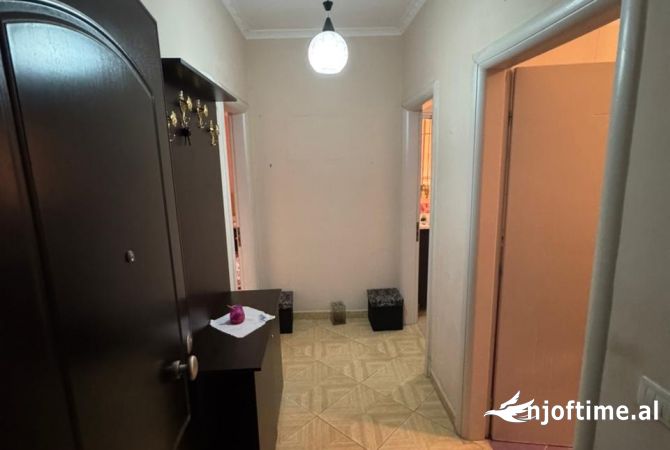 Shtepi ne shitje 1+1 ne Tirane - 75,000 Euro