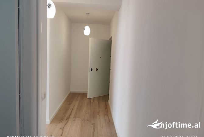Shtepi ne shitje Apartament ne Tirane, 1+1, Mobilimi Bosh, pa mobiluar, Pagesa 149,999  Euro.