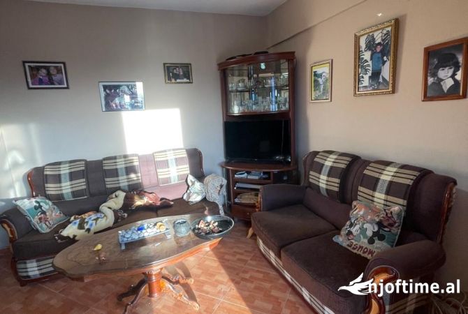 Shtepi me qera 1+1 ne Tirane - 300 Euro