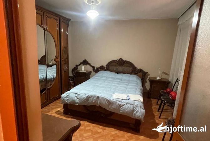 Shtepi me qera Apartament ne Tirane, 1+1, Mobilimi E mobiluar, Pagesa 300  Euro.