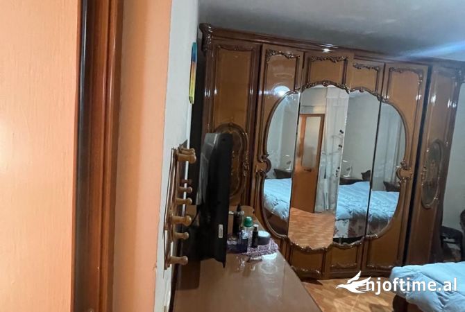 Shtepi me qera Apartament ne Tirane, 1+1, Mobilimi E mobiluar, Pagesa 300  Euro.