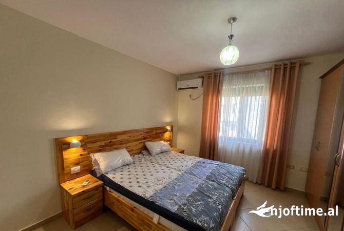 Shtepi me qera Apartament ne Tirane, 1+1, Mobilimi E mobiluar, Pagesa 450  Euro.
