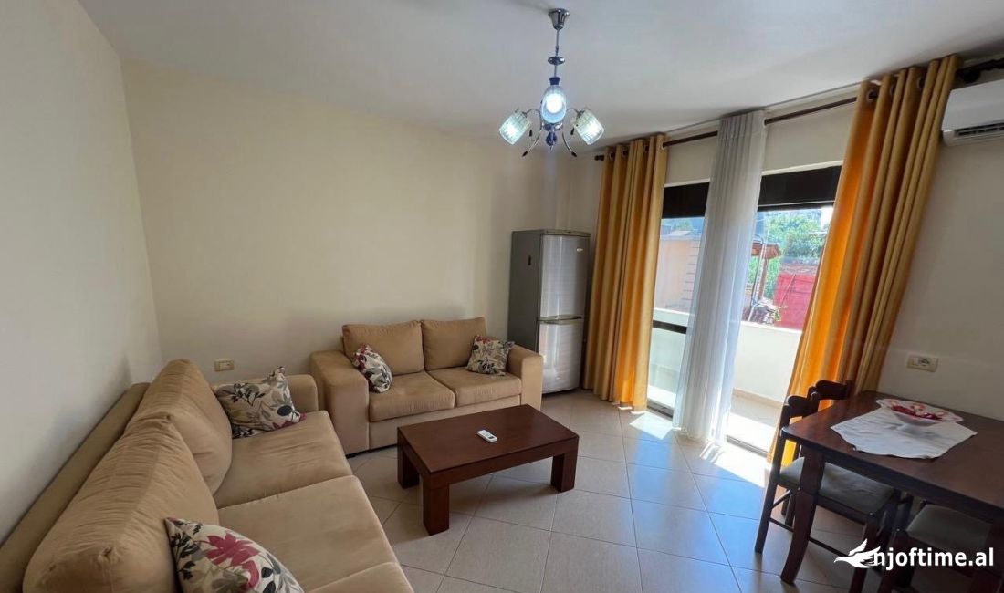 Shtepi me qera Apartament ne Tirane, 1+1, Mobilimi E mobiluar, Pagesa 450  Euro.