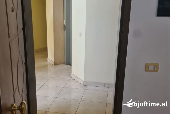 Shtepi me qera 2+1 ne Tirane - 700 Euro