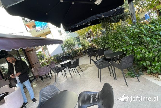 Ambient biznesi me qera 2+1 ne Tirane - 700 Euro