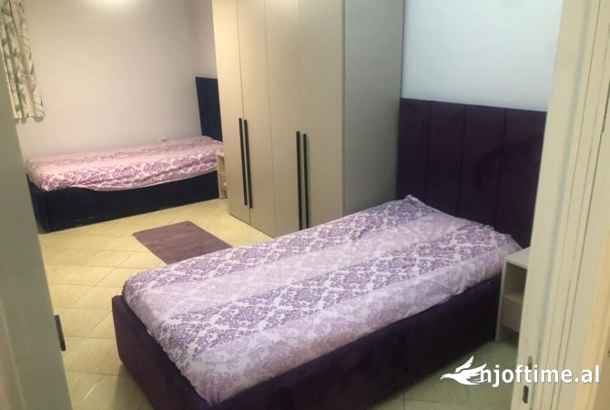 Shtepi me qera Apartament ne Tirane, 2+1, Mobilimi E mobiluar, Pagesa 650  Euro.