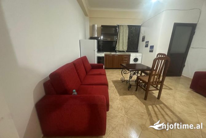 Shtepi me qera 1+1 ne Tirane - 250 Euro
