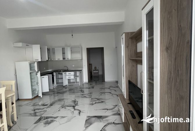 Shtepi ne shitje Apartament ne Tirane, 1+1, Mobilimi E mobiluar, Pagesa 250,000  Euro.