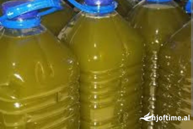 Different articles in Tirana - 700 Leke