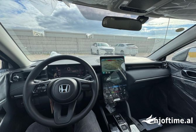 Auto in Vendita  a Tirana - 6,500,000 Leke
