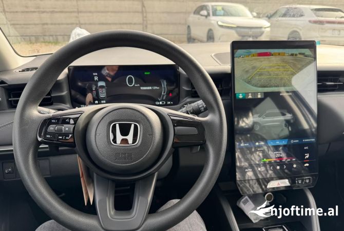 Auto in Vendita  a Tirana - 6,500,000 Leke