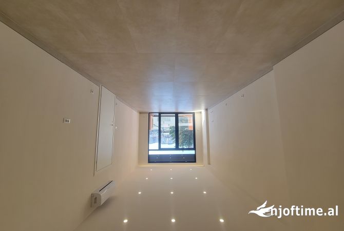 Ambient biznesi me qera 3+1 ne Tirane - 800 Euro