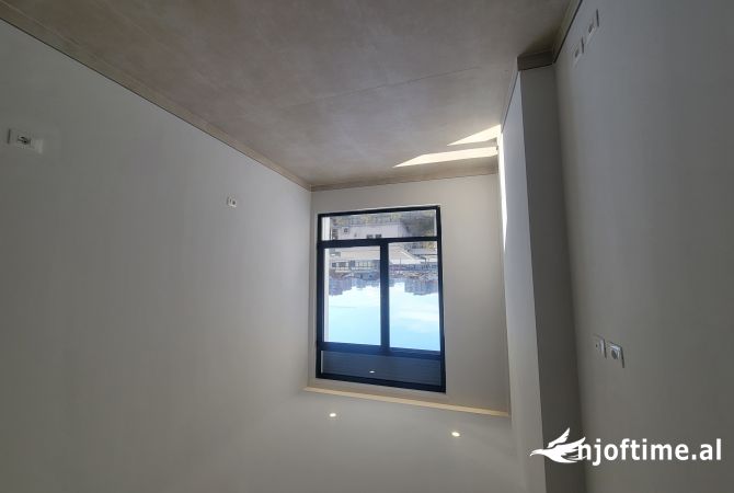 Ambient biznesi me qera 3+1 ne Tirane - 800 Euro