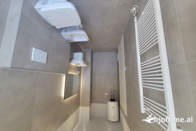 Jepet ambient me qira + post parkimi tek Dogana!