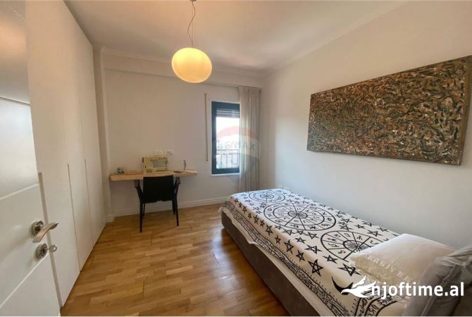 Shtepi me qera Apartament ne Tirane, 2+1, Mobilimi E mobiluar, Pagesa 1,200  Euro.