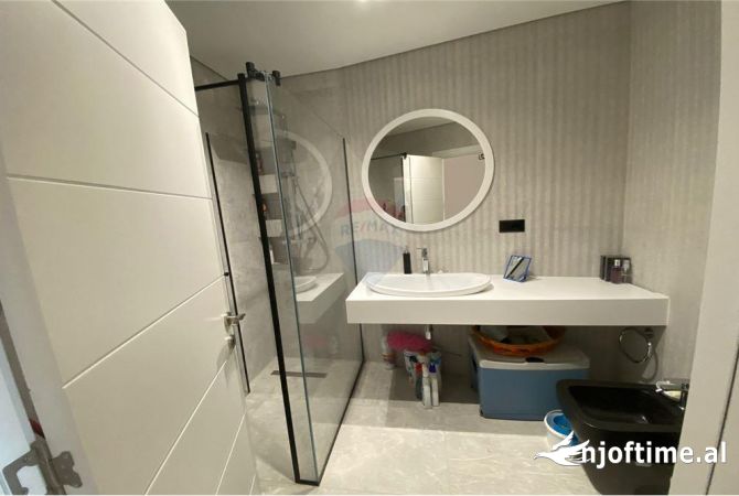 Shtepi me qera Apartament ne Tirane, 2+1, Mobilimi E mobiluar, Pagesa 1,200  Euro.