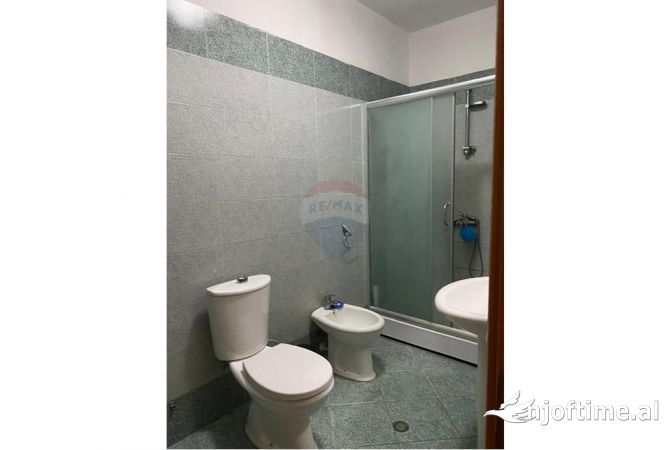 Shtepi me qera 2+1 ne Tirane - 400 Euro