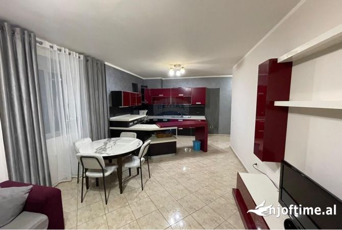 Shtepi me qera 2+1 ne Tirane - 700 Euro