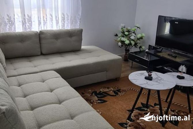 Shtepi me qera Apartament ne Tirane, 2+1, Mobilimi E mobiluar, Pagesa 550  Euro.