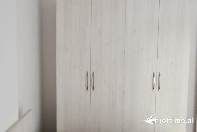 Shtepi me qera Apartament ne Tirane, 2+1, Mobilimi E mobiluar, Pagesa 550  Euro.