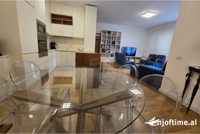 Shtepi me qera Apartament ne Tirane, 2+1, Mobilimi E mobiluar, Pagesa 700  Euro.