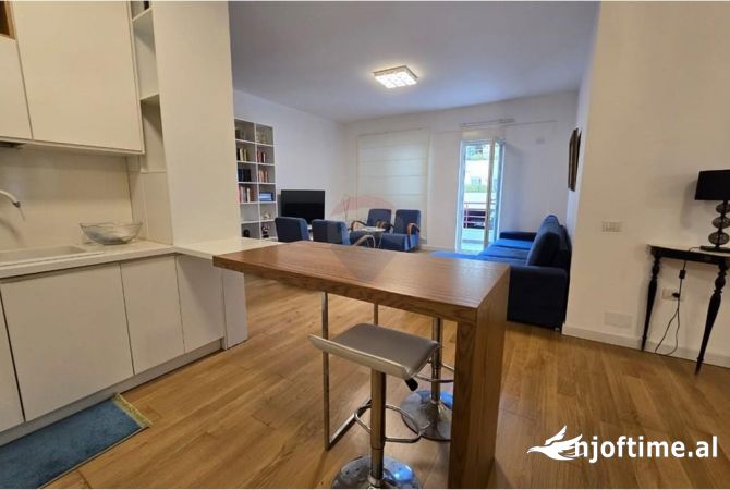 Jepet me qera apartament 2+1 tek Liqeni i Thate