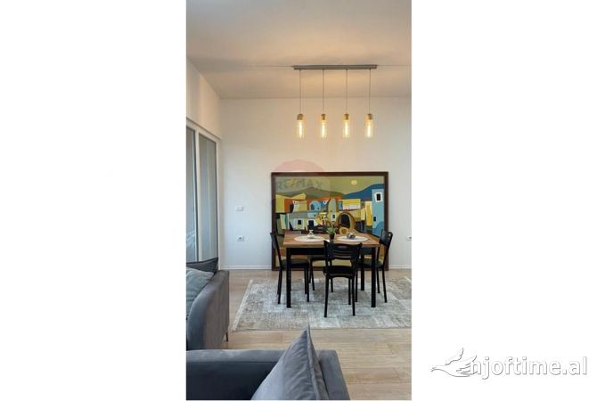 Shtepi me qera Apartament ne Tirane, 2+1, Mobilimi E mobiluar, Pagesa 1,200  Euro.