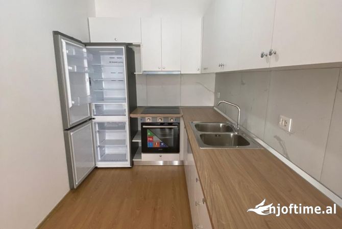 Shtepi me qera Apartament ne Tirane, 2+1, Mobilimi E mobiluar, Pagesa 600  Euro.