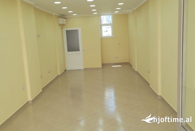 Ambient biznesi ne shitje 1+1 ne Tirane - 155,000 Euro
