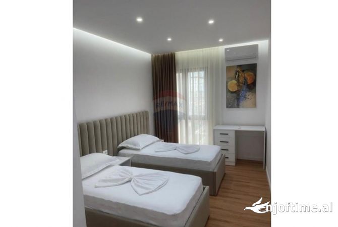 Shtepi ne shitje Apartament ne Tirane, 2+1, Mobilimi E mobiluar, Pagesa 210,000  Euro.