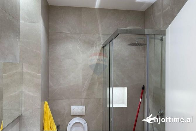 Shtepi me qera Apartament ne Tirane, 2+1, Mobilimi E mobiluar, Pagesa 800  Euro.