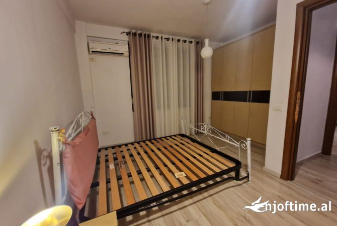 Shtepi me qera Apartament ne Tirane, 1+1, Mobilimi E mobiluar, Pagesa 650  Euro.