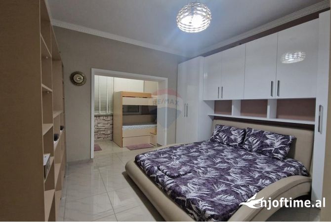 Shtepi ne shitje Apartament ne Tirane, 1+1, Mobilimi E mobiluar, Pagesa 110,000  Euro.