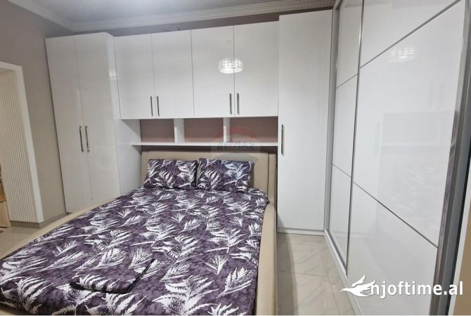 Shtepi ne shitje Apartament ne Tirane, 1+1, Mobilimi E mobiluar, Pagesa 110,000  Euro.