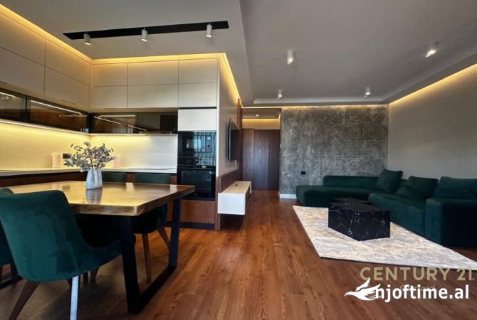 Shtepi ne shitje Apartament ne Tirane, 3+1, Mobilimi E mobiluar, Pagesa 360,000  Euro.