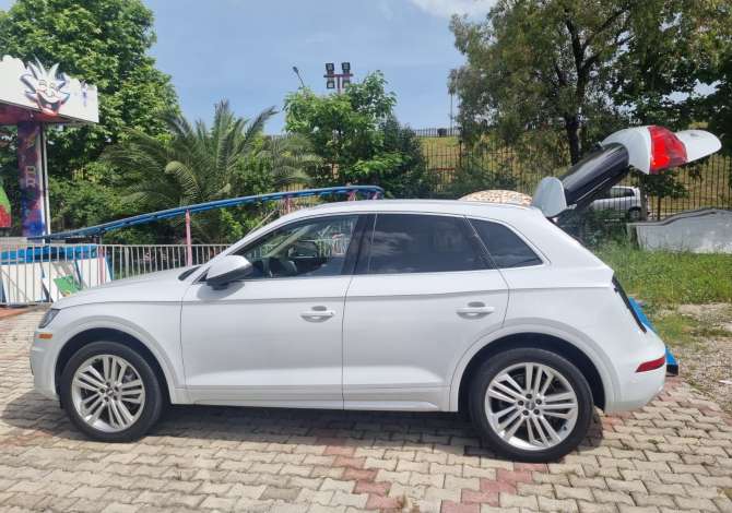 Makina ne shitje  ne Tirane - 30,000 Euro