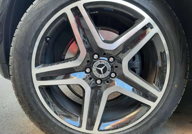 Makina ne shitje ne Tirane - 7,000 Euro