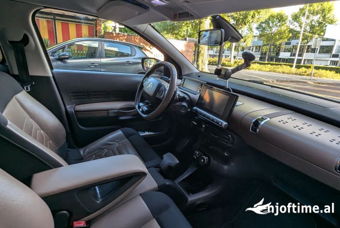 Auto in Vendita  a Tirana - 8,800 Euro