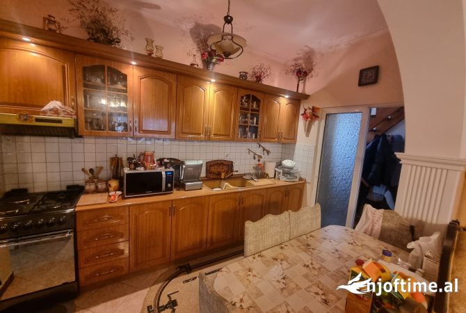 Shtepi ne shitje 5+1 ne Tirane - 230,000 Euro