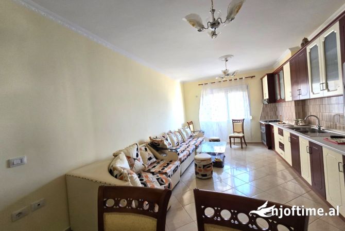 Shtepi me qera 2+1 ne Vlore - 300 Euro
