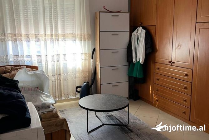 Shtepi ne shitje Apartament ne Vlore, 2+1, Mobilimi E mobiluar, Pagesa 103,000  Euro.