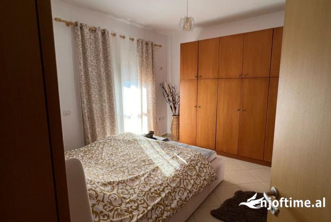 Shtepi ne shitje Apartament ne Vlore, 2+1, Mobilimi E mobiluar, Pagesa 103,000  Euro.
