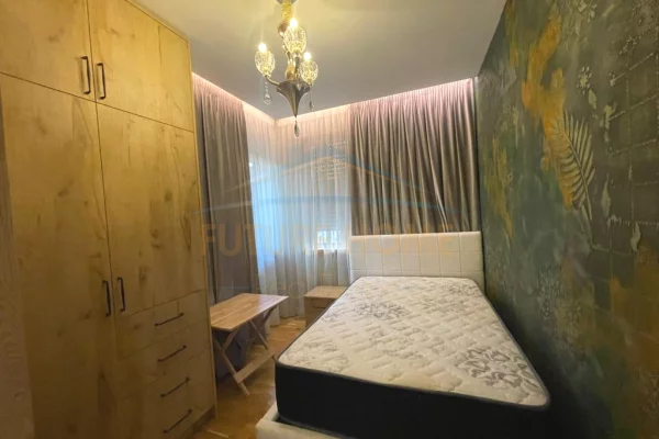 Shtepi ne shitje Apartament ne Tirane, 3+1, Mobilimi E mobiluar, Pagesa 390,000  Euro.
