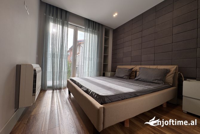 Shtepi me qera Apartament ne Tirane, 2+1, Mobilimi E mobiluar, Pagesa 1,000  Euro.