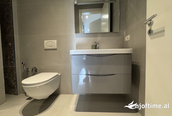Shtepi me qera Apartament ne Tirane, 2+1, Mobilimi E mobiluar, Pagesa 1,000  Euro.