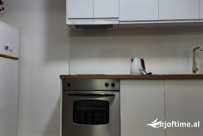 Shtepi me qera Apartament ne Tirane, 1+1, Mobilimi E mobiluar, Pagesa 600  Euro.
