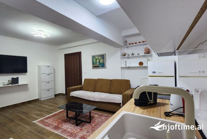 Shtepi me qera Apartament ne Tirane, 1+1, Mobilimi E mobiluar, Pagesa 600  Euro.