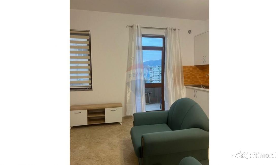 Shtepi me qera Apartament ne Tirane, 2+1, Mobilimi E mobiluar, Pagesa 800  Euro.